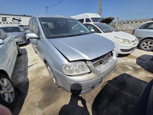 VOLKSWAGEN TOURAN - imagine 4