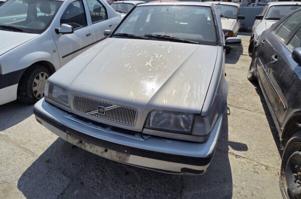 VOLVO 460