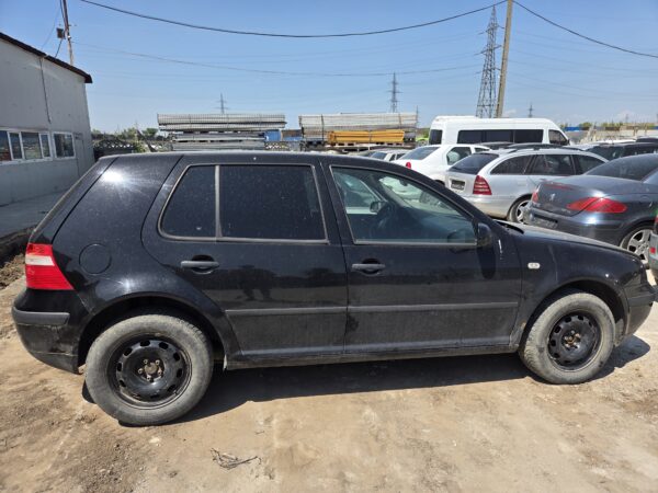 VOLKSWAGEN GOLF 4 1.6 BENZINA (AKL/BCB) - imagine 2