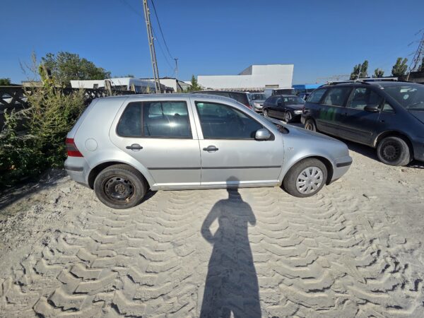 VOLKSWAGEN GOLF 4 1.6 BENZINA (AKL/BCB) - imagine 8