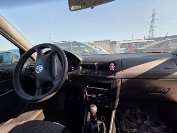 VOLKSWAGEN GOLF 4 1.6 BENZINA (AKL/BCB) - imagine 10