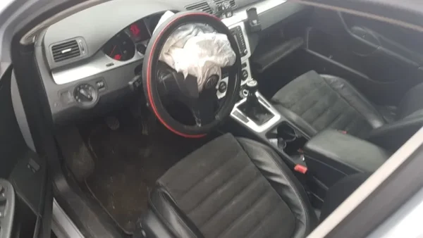 VOLKSWAGEN PASSSAT B6 2.0 TDI - imagine 2