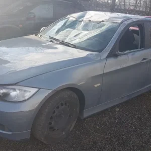BMW E90 320i