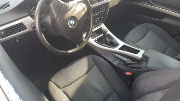 BMW E90 320i - imagine 3