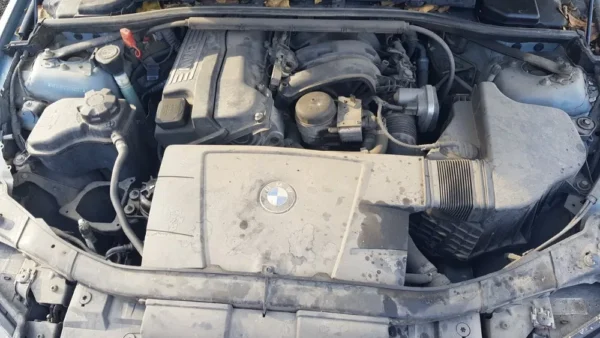 BMW E90 320i - imagine 4