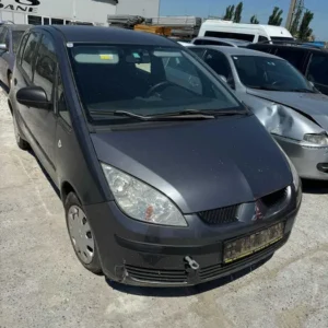 MITSUBISHI COLT 2005