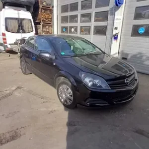 Opel ASTRA H GTC 