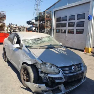 VOLKSWAGEN JETTA 1.6 
