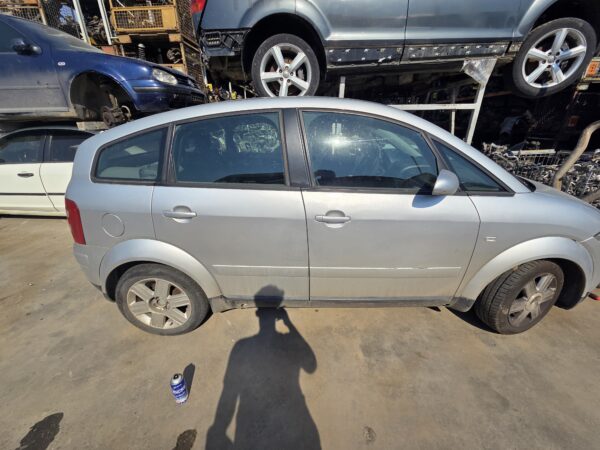 AUDI A2 1.4 BENZINA (AUA) - imagine 2