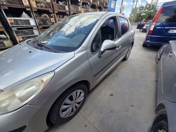 PEUGEOT 207 1.4 HDI (8FS) - imagine 4