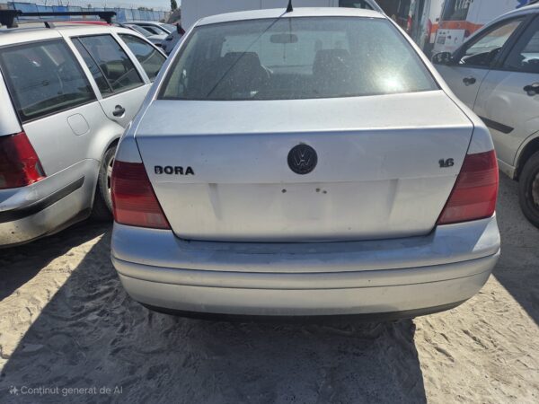 VOLKSWAGEN BORA 1.6 BENZINA 1 BUC (AZD)/1 BUC (BCB) - imagine 8