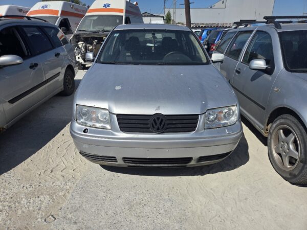 VOLKSWAGEN BORA 1.6 BENZINA 1 BUC (AZD)/1 BUC (BCB) - imagine 7