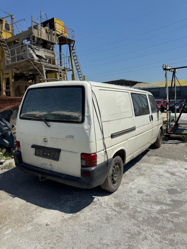 VOLKSWAGEN TRANSPORTER T4 2.5 TDI 2001 - imagine 2