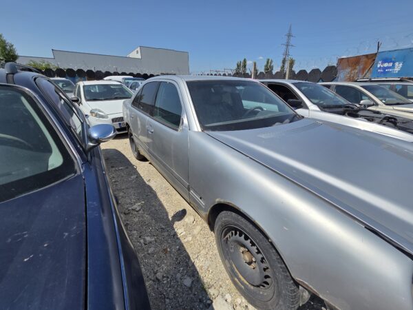 MERCEDES-BENZ W210 E320 CDI - imagine 2