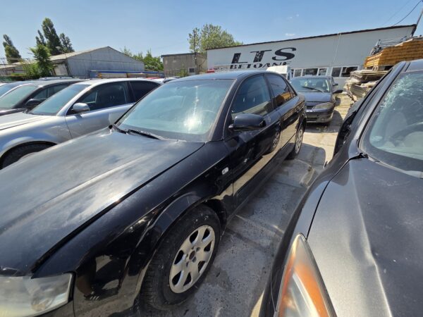 AUDI A4 B6 1.9 TDI (AWX) - imagine 3