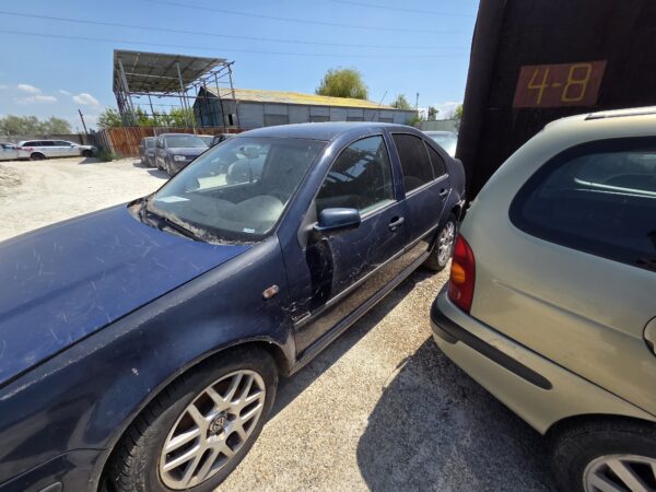 VOLKSWAGEN BORA 1.6 BENZINA 1 BUC (AZD)/1 BUC (BCB) - imagine 3