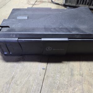 UNITATE CONTROL CD CHANGER MERCEDES MC3010